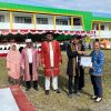 Dua Guru Berdedikasi di Halsel Terima Penghargaan Hardiknas dari Bupati Bassam Kasuba
